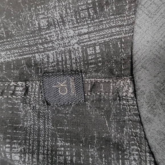 Calvin Klein, Mens Size L Short Sleeve Button Down Shirt, Cuffed Sleeve, EUC - Picture 9 of 12